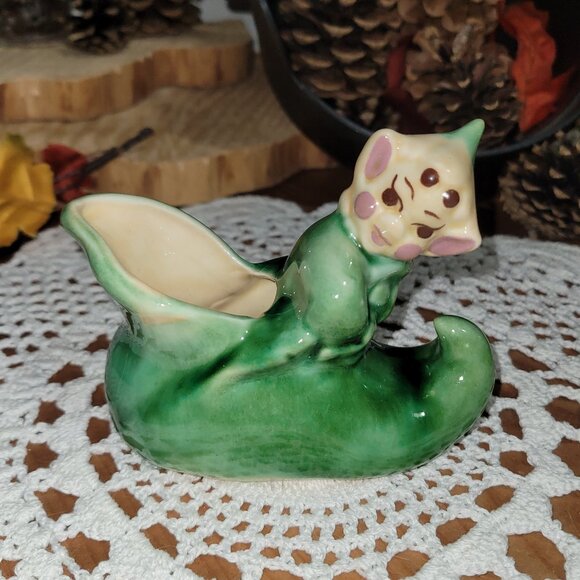 Vintage Porcelain Trinket Planter - Elf Pixie Gnome on a Green Shoe - Plant-pot - Picture 1 of 11